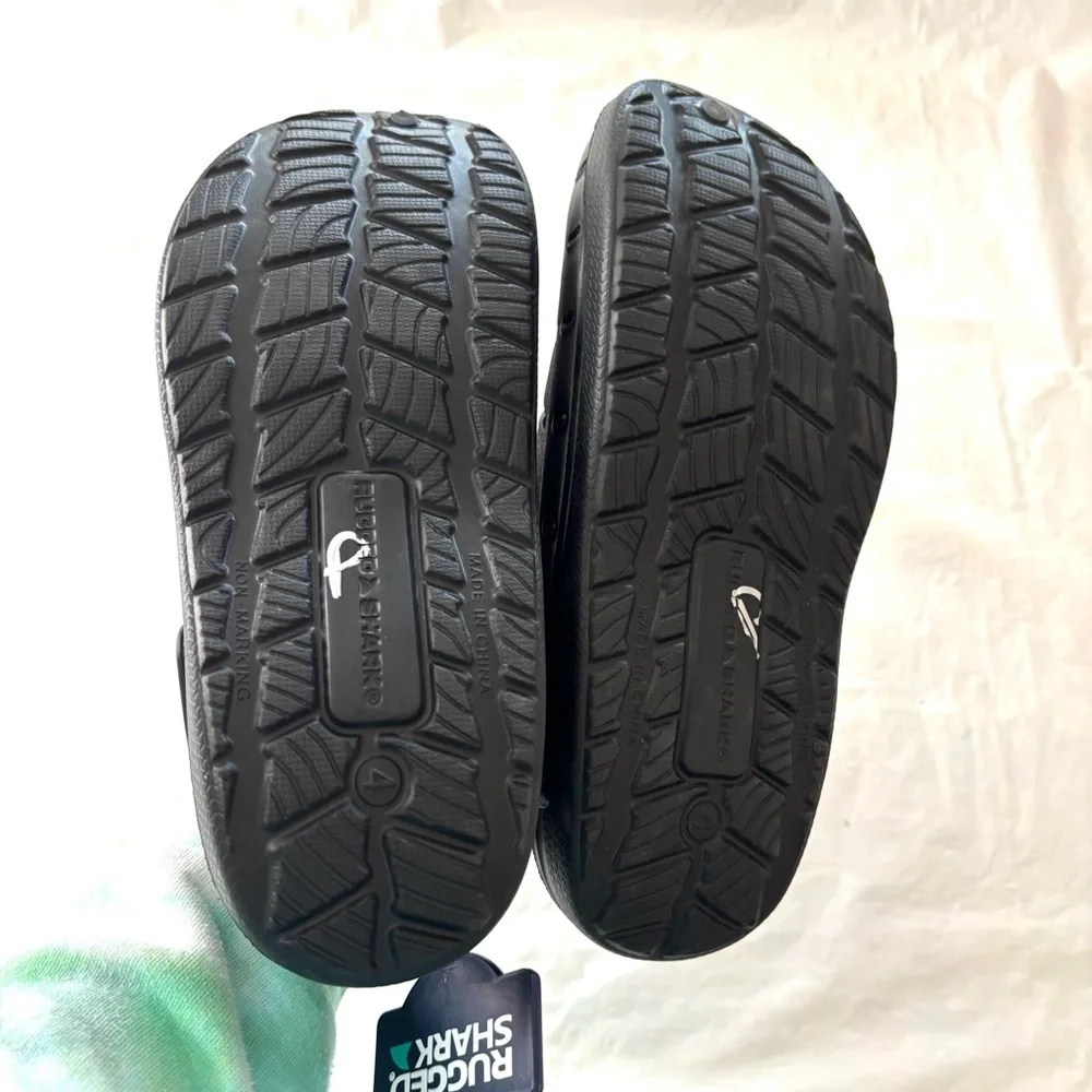NWT Rugged Shark Kids Cove Black Sandals SZ 4